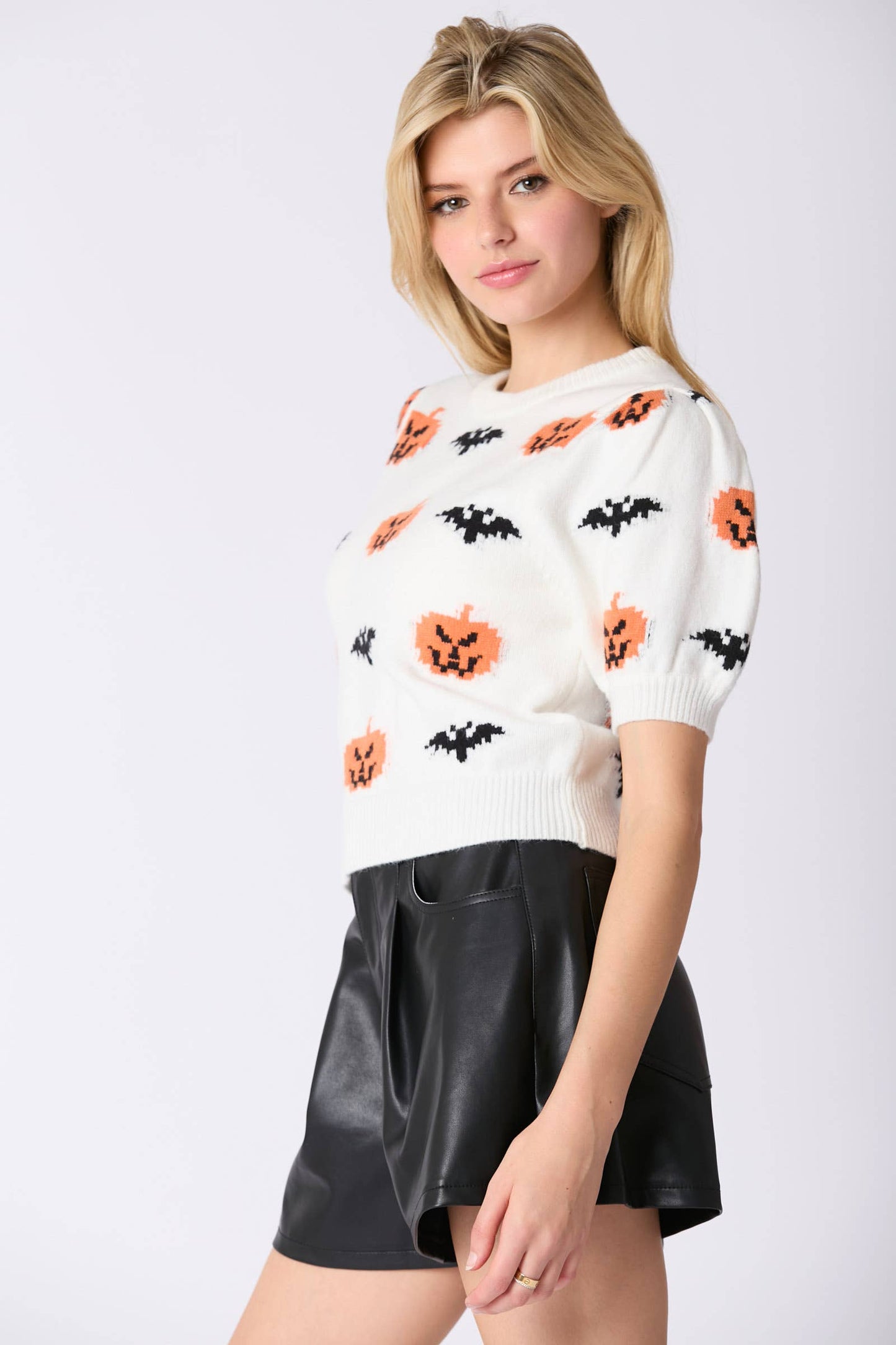 Halloween Pumpkin & Bat Pattern Puff Sleeve Sweater- White