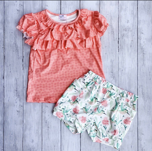 Happy Hummingbird Peach Green Shorts 10/12